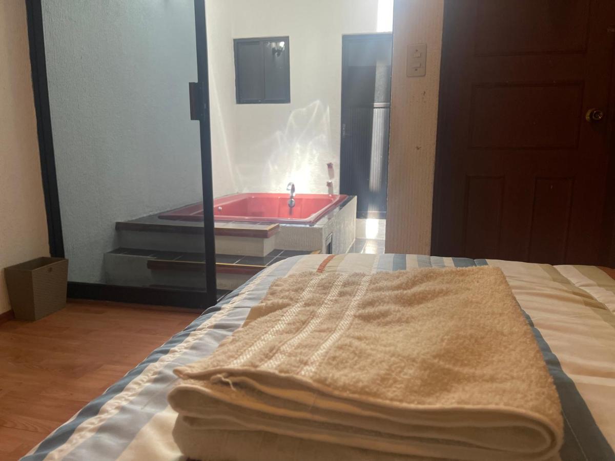 Comoda Habitacion A 10 Min Del Centro Historico De Керетаро Екстер'єр фото
